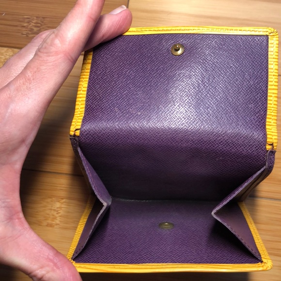 SOLD Louis Vuitton Wallet Epi Leather - Picture 4 of 8